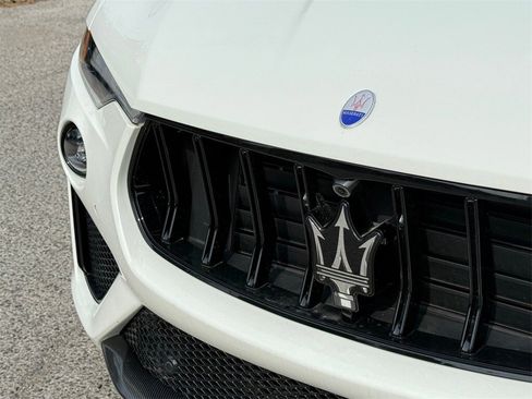 Used 2023 Maserati Levante Modena image 5