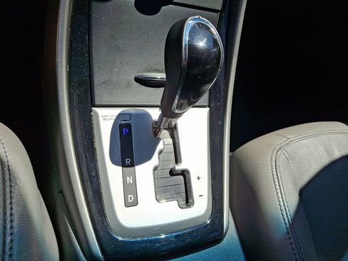 Used 2011 Hyundai Elantra Limited FWD image 21