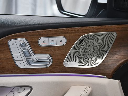 Used 2025 Mercedes-Benz GLE 350 4MATIC w/ AMG Line Exterior image 10