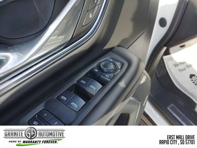 Used 2024 GMC Yukon XL AT4 w/ Technology Package AWD/4WD image 12