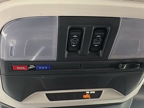 Used 2024 Subaru Crosstrek 2.0i Premium image 29