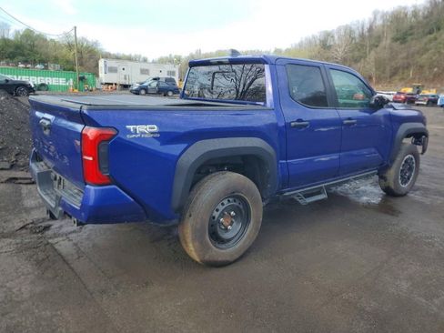 Used 2024 Toyota Tacoma TRD Off-Road w/ TRD Off Road Upgrade Package AWD/4WD image 5