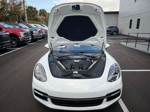 Used 2018 Porsche Panamera 4S image 17