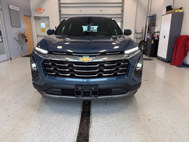 New 2027 Chevrolet Equinox LT AWD/4WD image 2
