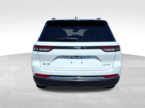 Used 2023 Jeep Grand Cherokee Laredo image 24