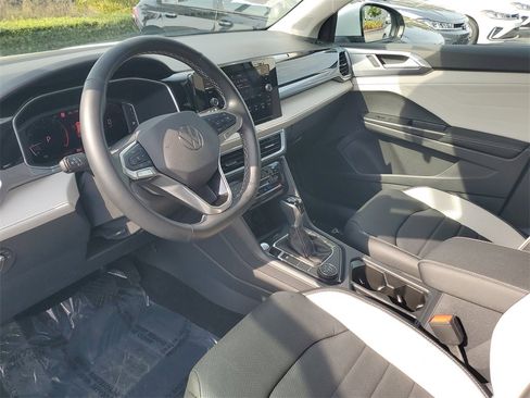 Used 2025 Volkswagen Taos SEL image 21