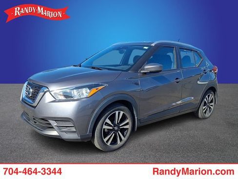 Used 2020 Nissan Kicks SV FWD image 1