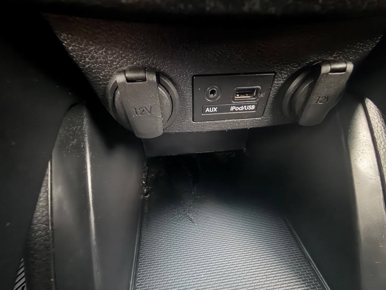 Used 2013 Hyundai Veloster FWD image 26