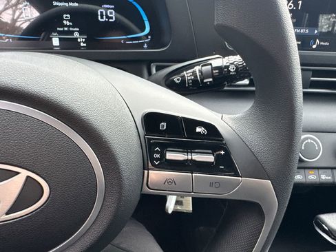 New 2026 Hyundai Elantra SE image 15