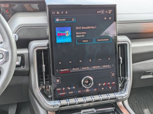 New 2026 GMC Yukon Denali w/ Denali Reserve Package AWD/4WD image 20