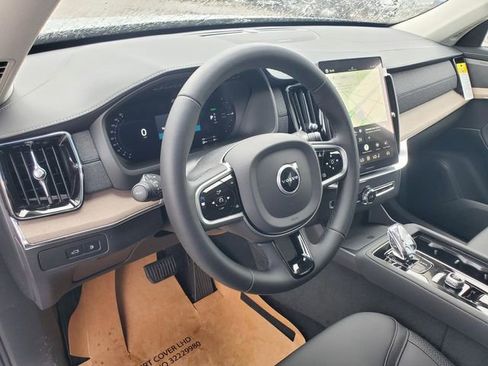 New 2026 Volvo XC90 T8 Plus w/ Protection Package Premier AWD/4WD image 16