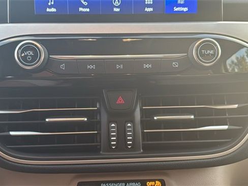 Used 2022 Ford Escape SE image 17