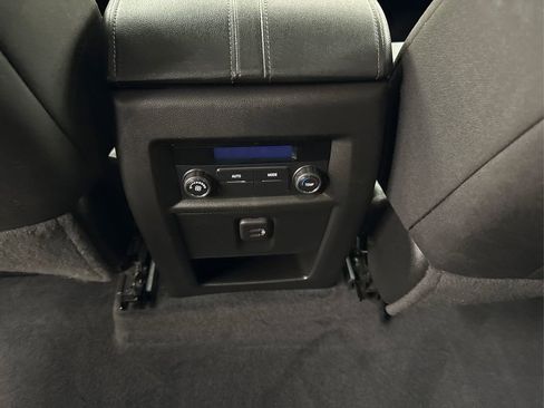 Used 2023 Chevrolet Traverse LT image 31