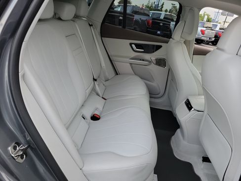 Used 2023 Mercedes-Benz EQE 350+ 4MATIC SUV w/ AMG Line Exterior Package image 25