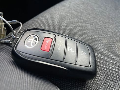 Used 2025 Toyota Camry LE image 21