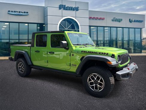 Used 2025 Jeep Gladiator Rubicon w/ Safety Group AWD/4WD image 1