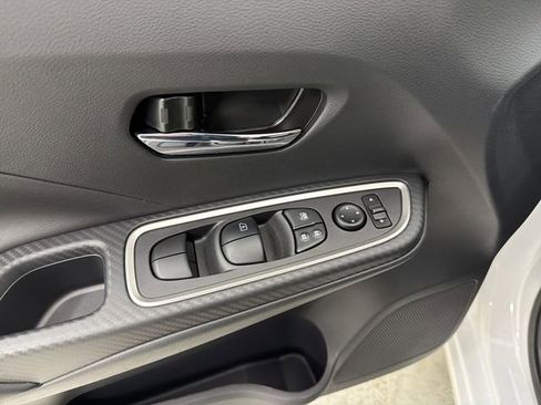 New 2025 Nissan Versa SR w/ Trunk Package image 20