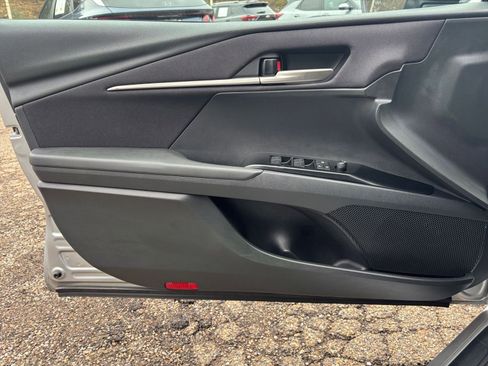 Used 2025 Toyota Camry LE image 20