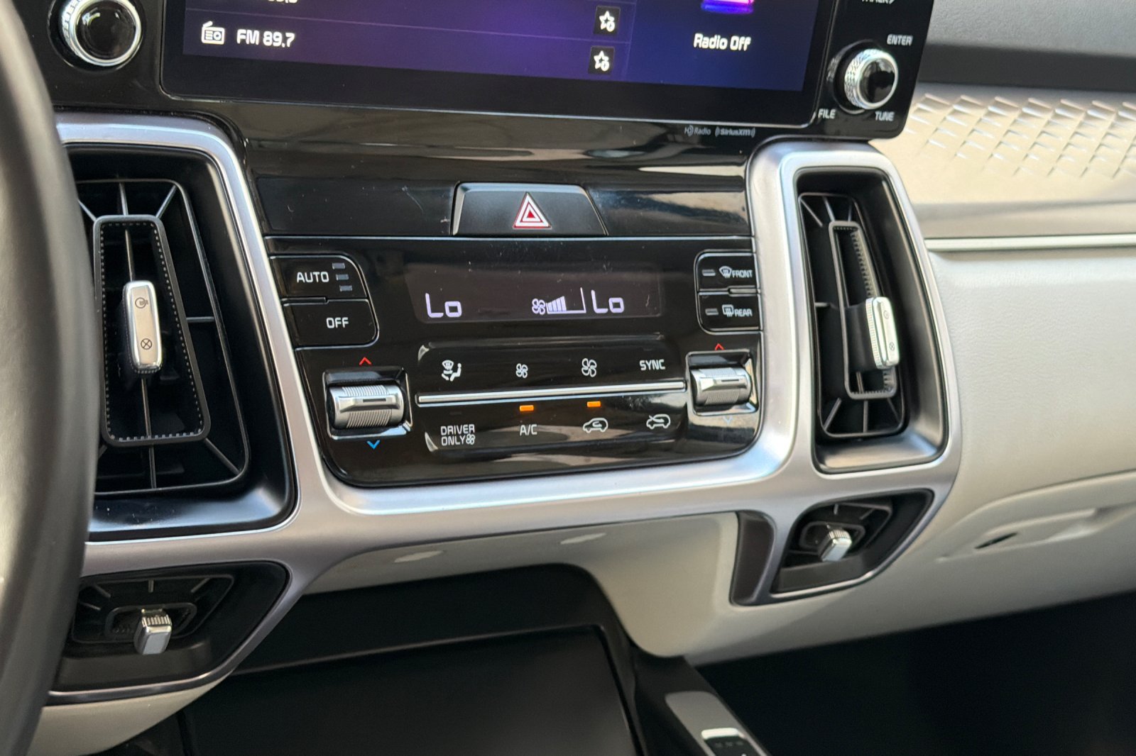 Used 2023 Kia Sorento EX FWD image 22