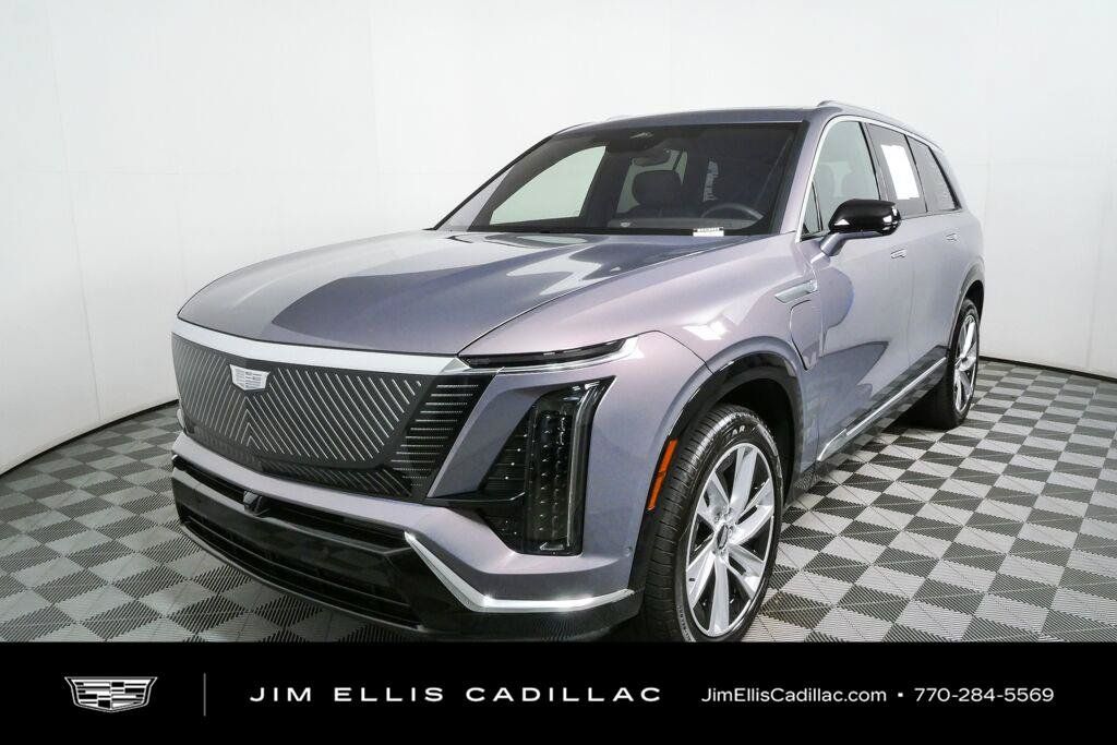 Certified 2026 Cadillac Vistiq Luxury w/ LPO, Floor Liner Package AWD/4WD image 32