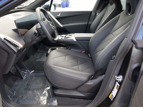 Used 2025 BMW iX xDrive50 w/ Convenience Package image 15