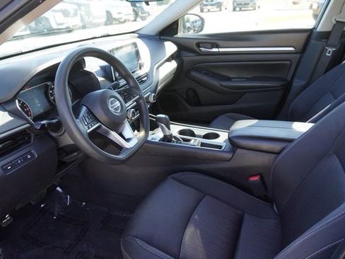 Used 2022 Nissan Altima 2.5 SV FWD image 19