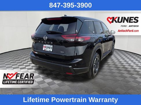 Used 2025 Nissan Rogue SV image 7