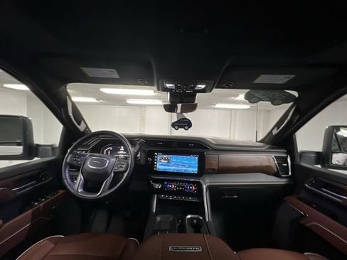 Certified 2025 GMC Sierra 3500 Denali Ultimate AWD/4WD image 21