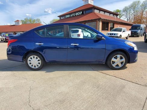Used 2018 Nissan Versa SV FWD image 4