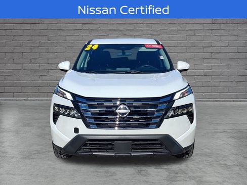 Used 2024 Nissan Rogue SV FWD image 2