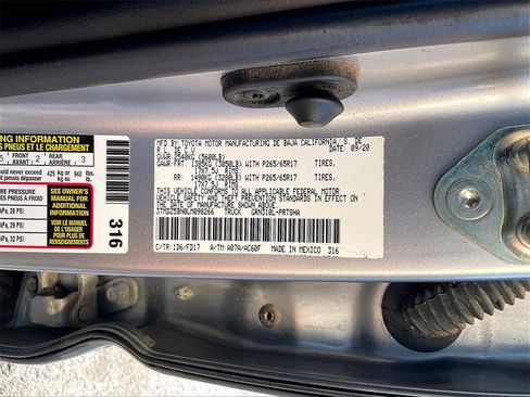 Used 2020 Toyota Tacoma TRD Sport image 30