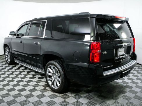 Used 2015 Chevrolet Suburban LTZ RWD image 28