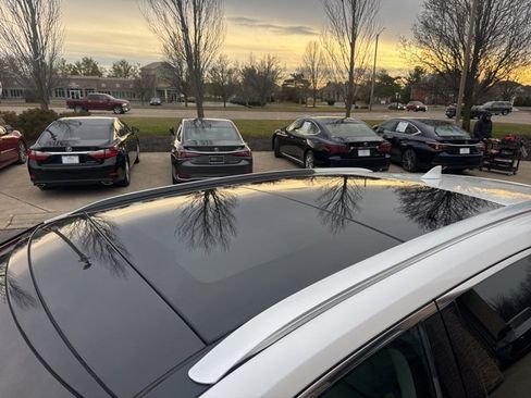 Used 2017 Lexus RX 450h AWD image 10