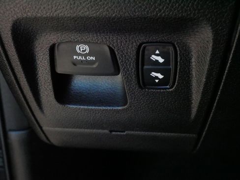 Used 2021 RAM 1500 Laramie AWD/4WD image 27