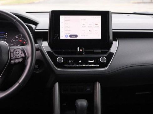 Certified 2024 Toyota Corolla Cross LE image 23