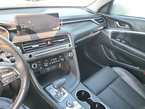 Certified 2025 Genesis G70 2.5T image 15