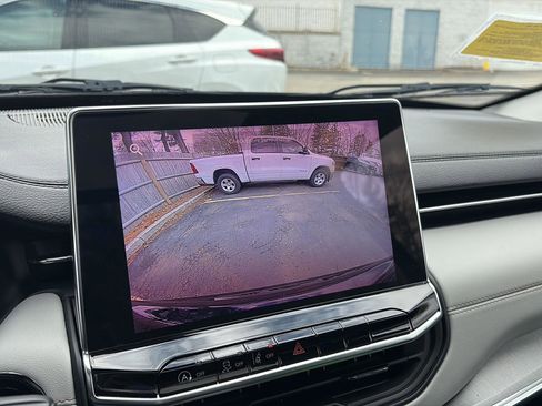 Used 2022 Jeep Compass Limited w/ Sun and Sound Group image 33