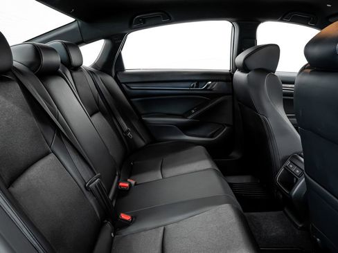 Used 2022 Honda Accord Sport image 32