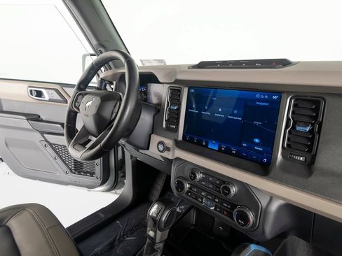 Used 2024 Ford Bronco Wildtrak AWD/4WD image 32