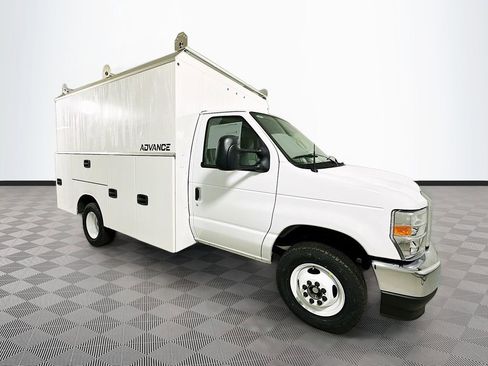 New 2026 Ford E-350 and Econoline 350 Super Duty w/ Power Equipment Group RWD image 4