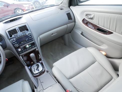 Used 2003 Nissan Maxima GLE image 11