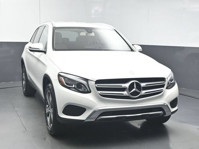 Used 2017 Mercedes-Benz GLC 300 4MATIC image 2