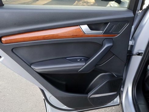 Used 2022 Audi Q5 2.0T Premium Plus w/ Premium Plus Package image 26