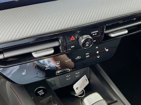 New 2026 Nissan Kicks SR AWD/4WD image 15