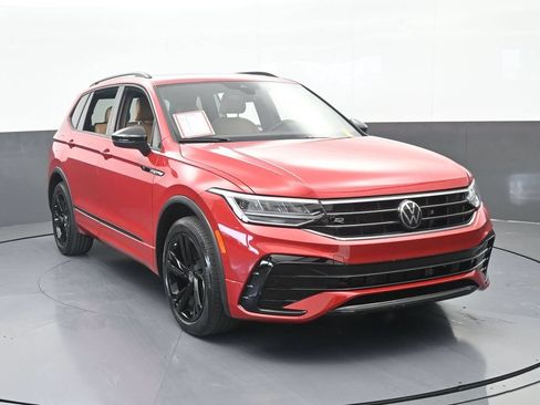 Used 2024 Volkswagen Tiguan SE R-Line FWD image 9