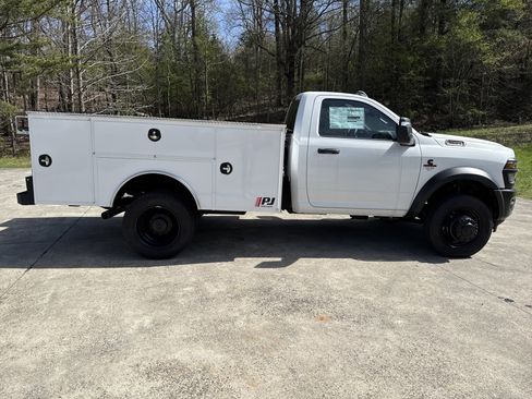 New 2026 RAM 4500 Tradesman AWD/4WD image 8