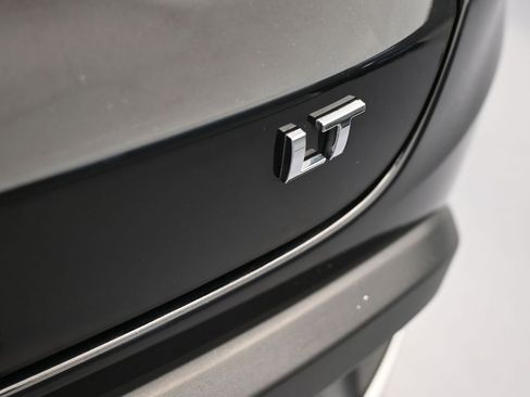 Used 2024 Chevrolet Trax LT image 36