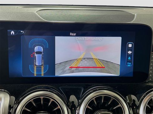 New 2025 Mercedes-Benz GLB 250 4MATIC image 15