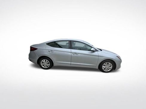 Used 2020 Hyundai Elantra SE FWD image 2