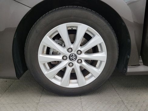 Used 2019 Toyota Camry LE image 31
